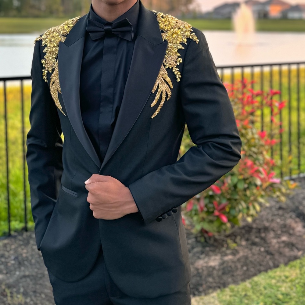 Elegant Black and Gold Men's Blazer